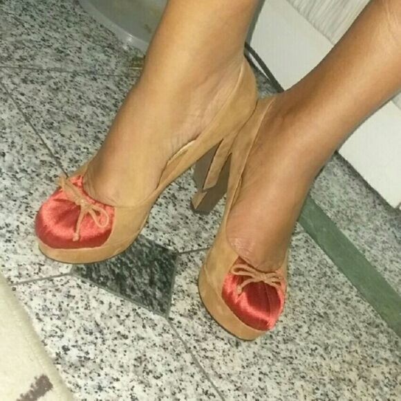 Levity Orange& Cognac heels - Picture 3 of 4